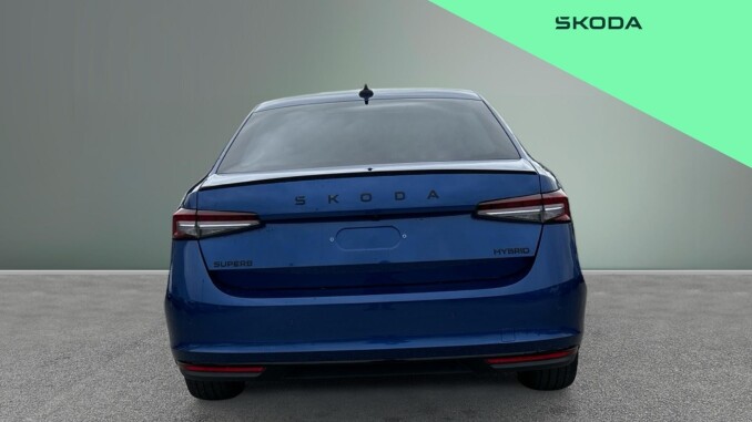 Skoda Superb 1.5 TSI e-TEC Sportline 5dr DSG Petrol Hatchback - Image 8